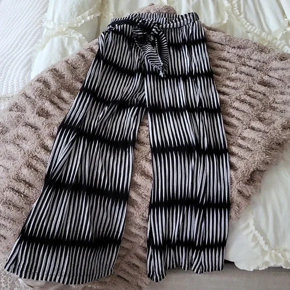 Trendy Boutique Bohemian Crochet / Knit Palazzo Summer Pants🌿 - Picture 3 of 4